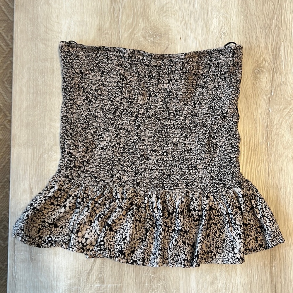 Super Cute Rouched Mini Skirt - Subtle Lepard/Floral Pattern - Size Small